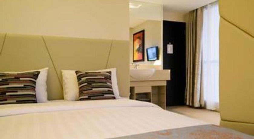 Gajahmada Avara Boutique Hotel Pontianak Exterior photo